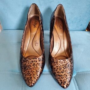 Soft Style - Animal Print Heels Size 7.5
